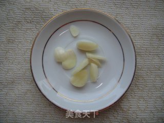 Stir-fried Lily with Celery and Cashew Nuts recipe