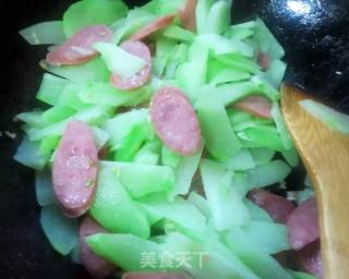 Sausage Stir-fried Chayote recipe