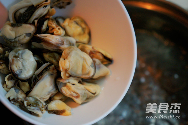 Salad with Mussels and Spinach recipe