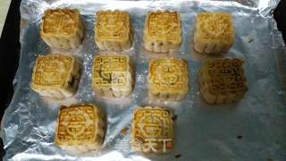 Bean Paste and Egg Yolk Mooncakes recipe