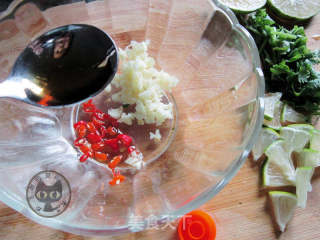 Spicy and Sour Shrimp in Thai Cold Salad recipe