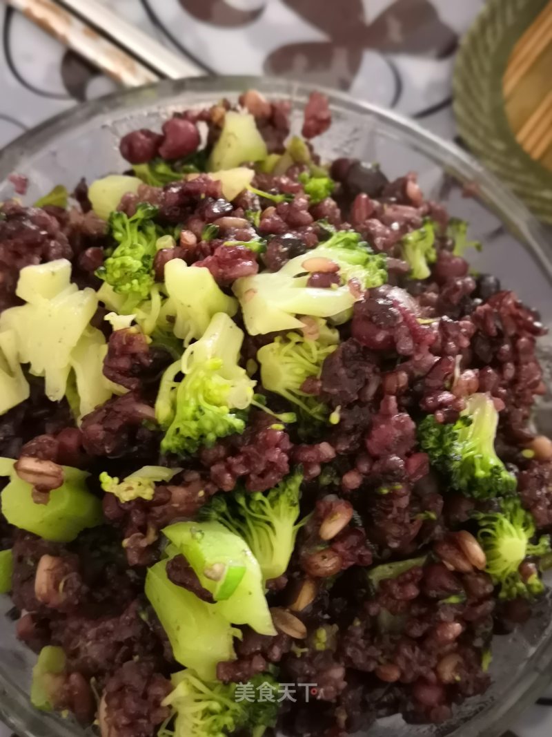 Stir-fried Multigrain Rice with Broccoli
