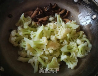 Cauliflower Stir-fried Shiitake Mushrooms recipe