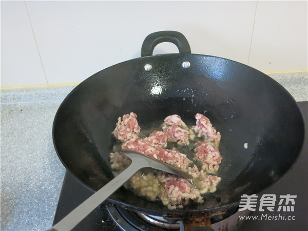 Minced Meat and Watermelon Bean Sauce recipe