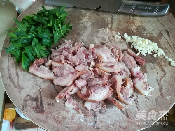 Coriander Mixed with Pork Head recipe