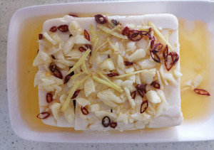 #夏快手菜# Tofu with Cold Lactone and Shallots recipe