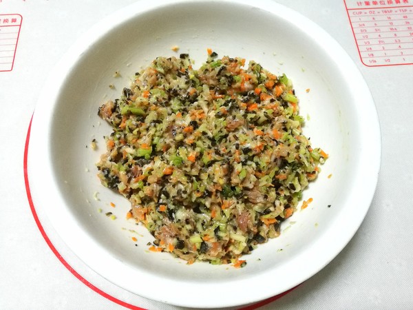 Whole Wheat Celery Pork Bun recipe