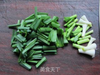 Stir-fried Pressed Tofu with Green Garlic Sausage recipe