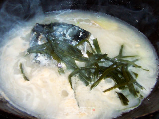 Deep Flavored Fish Head Seaweed Soup recipe