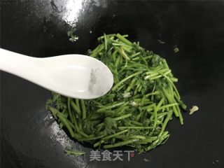Stir-fried Chrysanthemum recipe