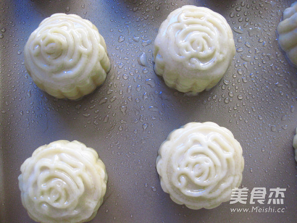 Cantonese-style Moon Cake with Lotus Seed Paste recipe