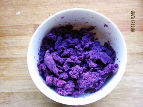 Microwave Purple Sweet Potato Donkey Rolling recipe