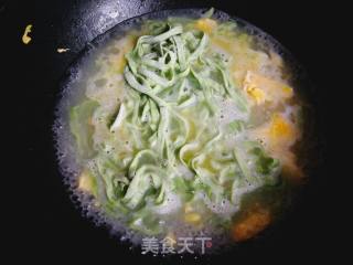 Tomato Egg Spinach Noodles recipe