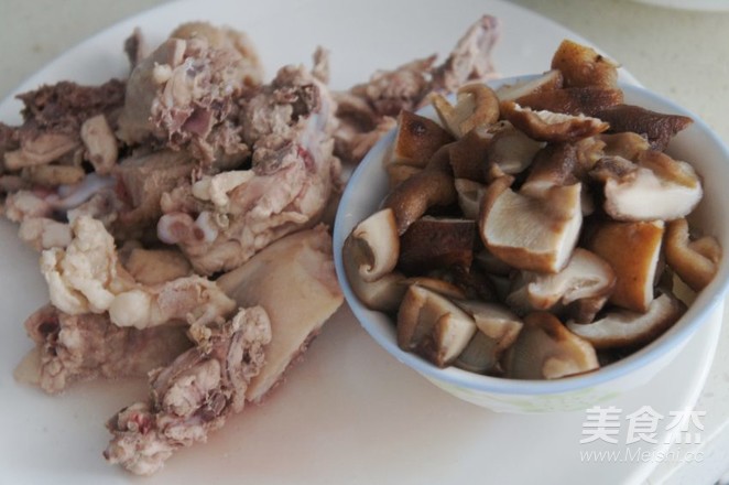 Stewed Chicken with Mushrooms recipe