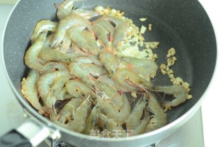 Fresh Prawns Can Also be Served with Fragrant Rice-garlic-based Tail Prawns recipe