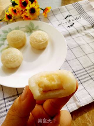 Banana Filling Snowy Mooncakes recipe
