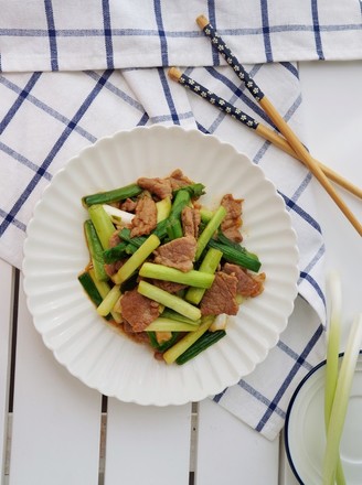 Stir-fried Pork with Garlic Sprouts recipe