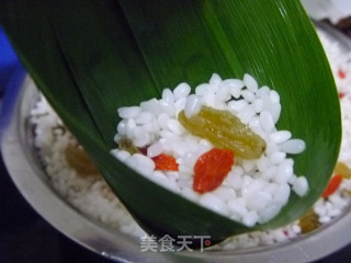 Zongzi Leaf Health Preservation [raisin and Wolfberry Zongzi] recipe