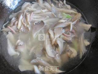Delicious Shredded Pork and Mushroom Soup recipe