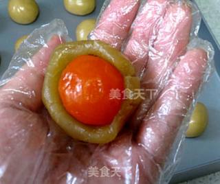 Mooncake with Lotus Seed Paste and Egg Yolk recipe