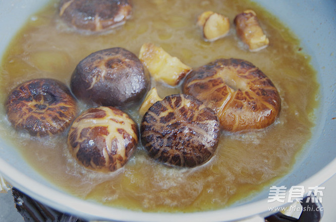 Braised Mushrooms in Oil recipe