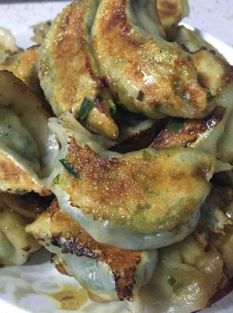 Pan-fried Chives and Egg Dumplings recipe