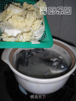 Assorted Crucian Carp Soup in Casserole recipe