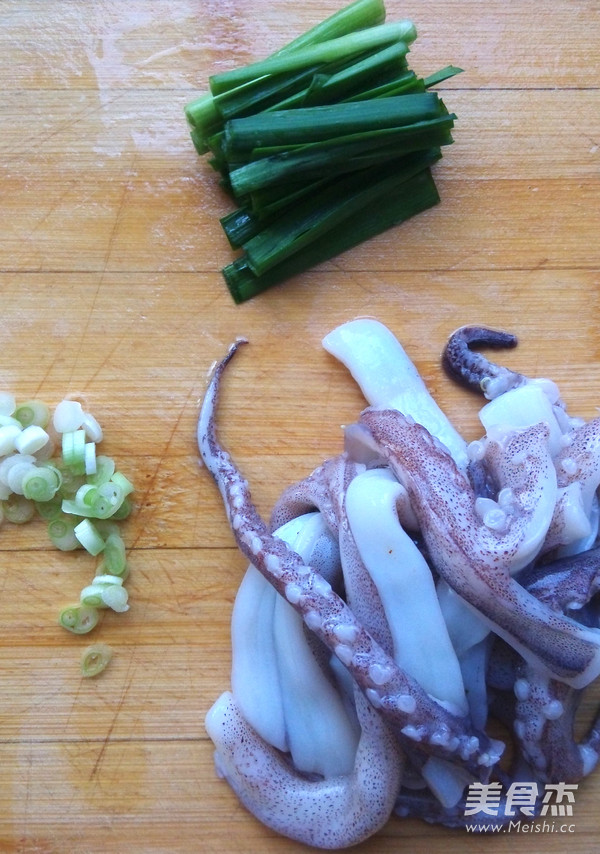 Stir-fried Squid with Garlic Spicy Sauce recipe