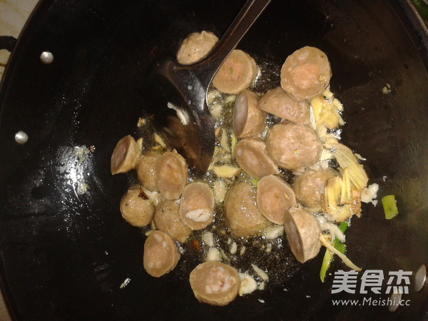 Stir-fried Beef Balls with Cucumber recipe