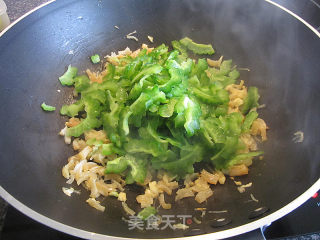 Fried Bitter Gourd with Jiang Scallops and Eggs recipe