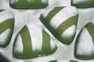 [matcha Mochi Triangle Bun]: Bread that Belongs to Spring recipe