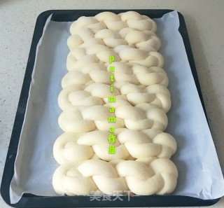 Squeeze It One by One Row of Twisted Buns recipe