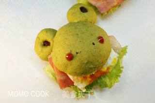 Cute Frog Spinach Burger recipe