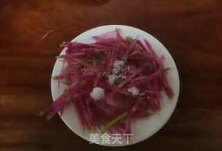 Sweet and Sour Red Radish Shreds recipe