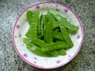 Stir-fried Snow Peas with Dried Rice and Pork recipe