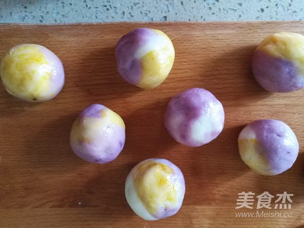 Three-color Snowy Mooncake with Purple Sweet Potato Stuffing recipe