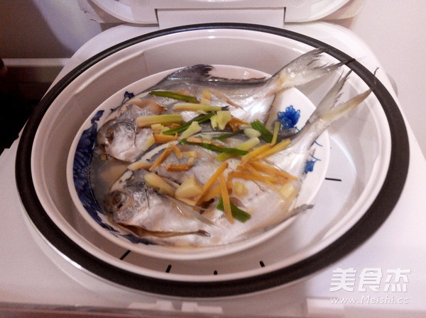 Steamed Silver Pomfret recipe