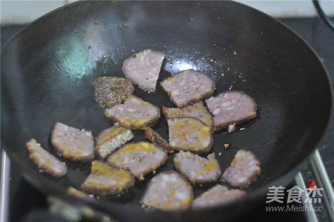 Stir-fried Pork Blood Meatballs with Leek recipe