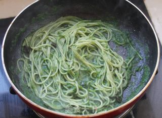 Food in Spring---【black Garlic Spinach Pasta】 recipe