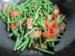 Stir-fried Bacon with Cowpea recipe