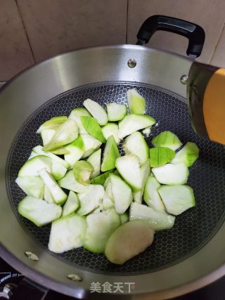 Loofah You Tiao Soup recipe