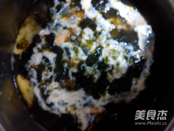 Seaweed Shrimp Preserved Egg Soup recipe