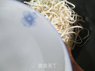 Dried Noodle Soup with Duck Egg and Cabbage Core recipe