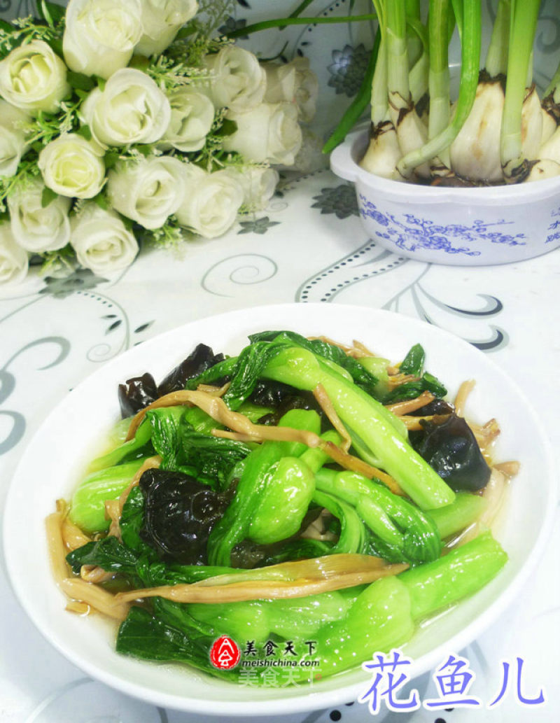 Stir-fried Choy Sum with Black Fungus and Daylily recipe