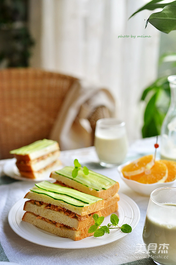 Tuna Cucumber Sandwich recipe