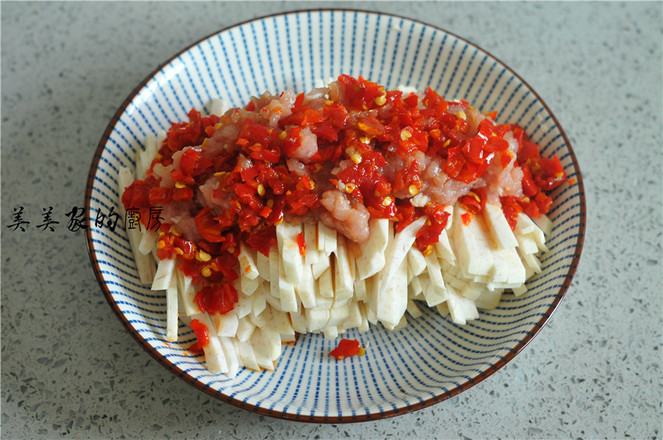 Steamed Taro with Chopped Pepper and Minced Pork recipe