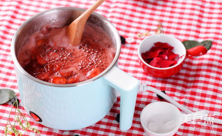 Strawberry Stew with Rose Rock Sugar recipe
