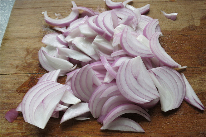 Chicken Breasts and Onions are Cleverly Paired recipe