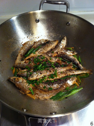 Hakka Side Dishes Served with Wine and Meal-[dried Soy Sauce and River Fish] recipe