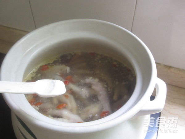 Medicated Chicken Feet Soup recipe